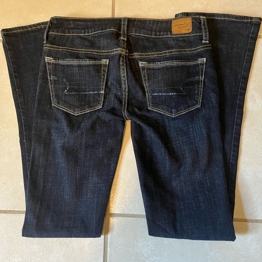 AE Stretch High-Waisted
Skinny Kick Jean